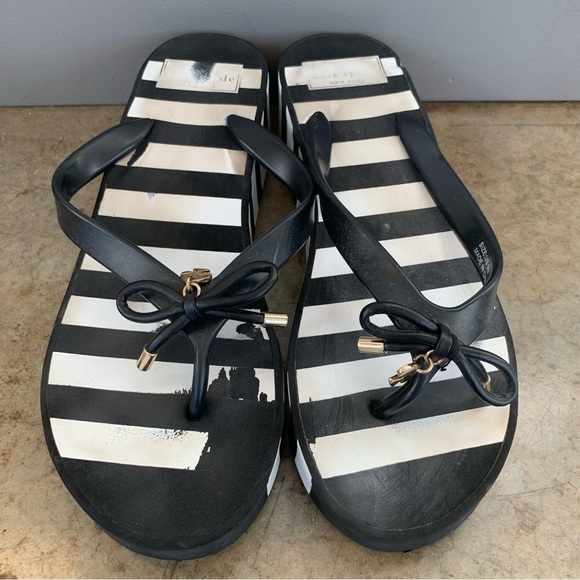 Kate Spade Black & White Wedge Flip Flops Size 9 - Picture 1 of 10